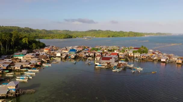 Vissersdorp op de Filippijnen. Mindanao — Stockvideo