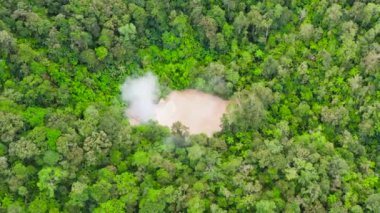 Agco volkanik gölü çamuru. Mindanao, Filipinler.