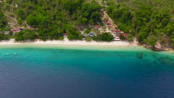 Tropikalna wyspa Samal z plażą. Filipiny, Mindanao. — Wideo stockowe