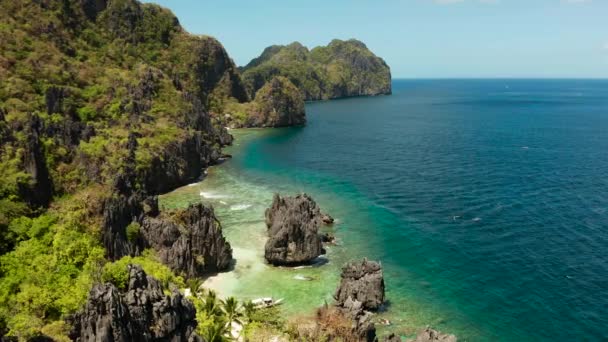 Tropická mořská laguna a pláž, Filipíny, El Nido. — Stock video