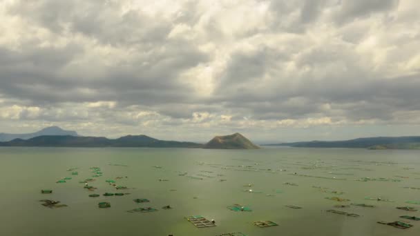 Часовий прохід: вулкан Таал на озері. Тагайтей (Філіппіни). — стокове відео