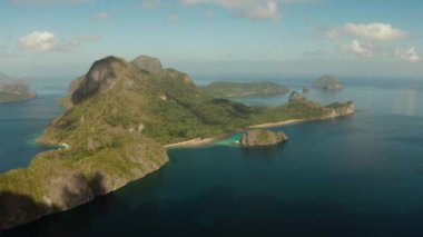 Tropik adaları olan deniz burnu El Nido, Palawan, Filipinler