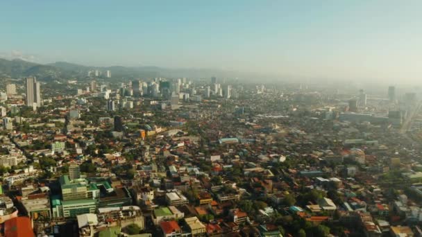 Modern város Cebu felhőkarcolók és épületek, Fülöp-szigetek. — Stock videók