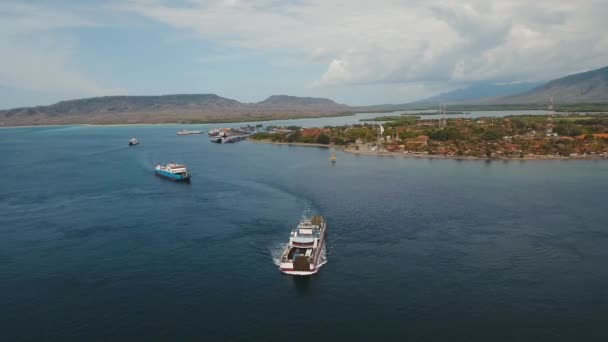 Морской пассажирский паром, Гилиманук. Bali, Indonesia. — стоковое видео