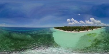 Kumsal ve tropikal deniz. Panglao Adası, Filipinler. 360 Derece Görünüm.