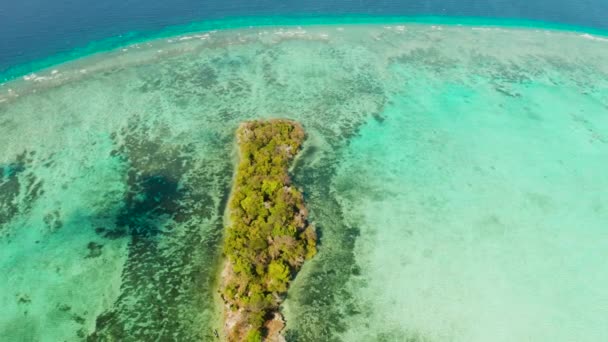 Ilha Tropical e Atol de Recifes de Coral. Balabac, Filipinas. — Vídeo de Stock