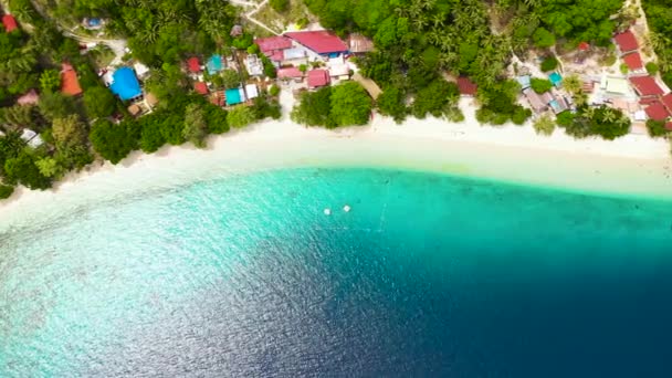 Ilha tropical de Samal com praia. Filipinas, Mindanao. — Vídeo de Stock