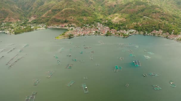 Viskwekerij aan het meer Taal, Filipijnen. — Stockvideo