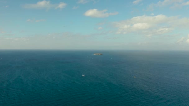 Γαλάζια επιφάνεια της θάλασσας, κορυφαία θέα — Αρχείο Βίντεο