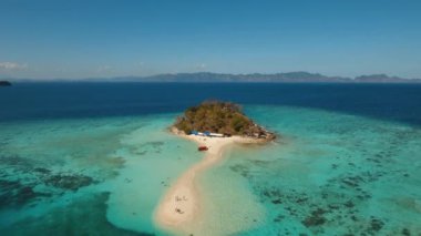 Güzel tropikal ada ve sahil