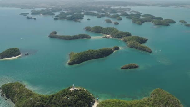 Uppsättning öar i havet. Filippinerna. — Stockvideo