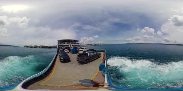 Ferry de pasajeros en el mar. Vista de 360 grados. — Vídeo de stock