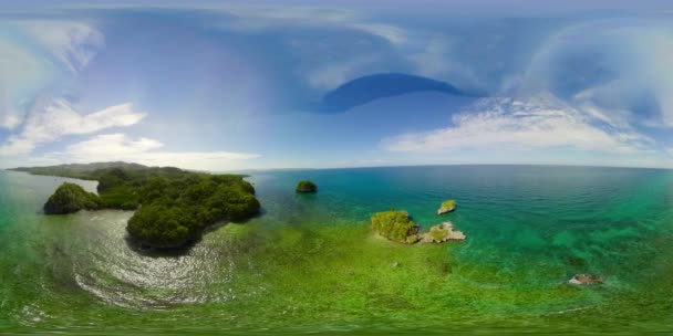Paisagem tropical, mar e montanhas com selva. Bohol, Filipinas 360 panorama VR. — Vídeo de Stock
