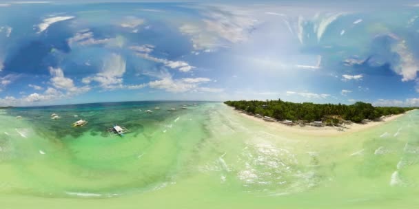 Písečná pláž a tropické moře. Ostrov Panglao, Filipíny. 360-stupňové zobrazení. — Stock video