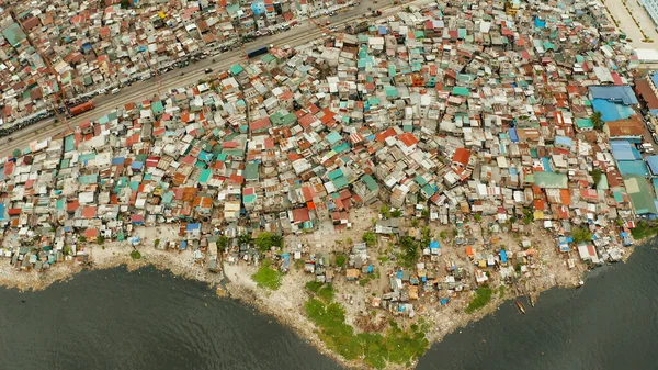 Favelas e bairro pobre da cidade de Manila. — Fotografia de Stock