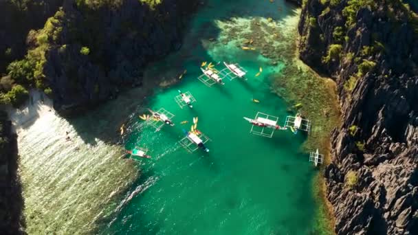 열 대 바닷물 석호, 필리핀, 엘니도. — 비디오