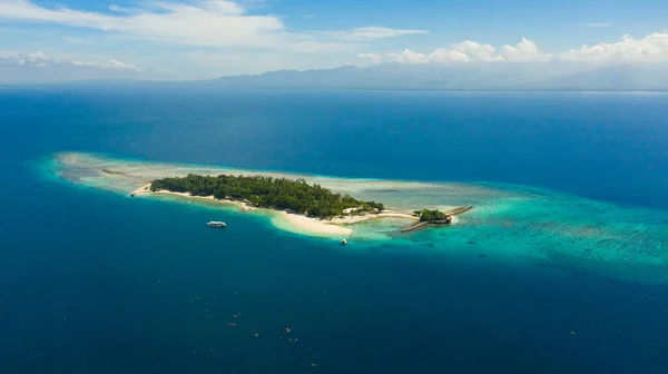 Malý Liguid Island, Filipíny, Mindanao. — Stock fotografie