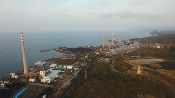 Centrale électrique. Indonésie, île de Jawa. — Video