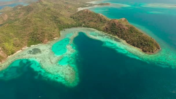 Isla tropical con playa de arena, Filipinas, Palawan — Vídeos de Stock