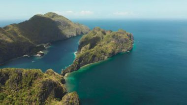 Tropik adaları olan deniz burnu El Nido, Palawan, Filipinler