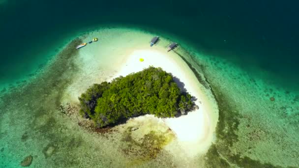 Britanië Groep van eilanden. Surigao Del Sur, Mindanao, Filipijnen. — Stockvideo