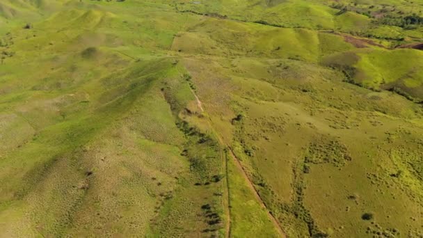 Wzgórza i góry z tropikalną roślinnością. Bohol, Filipiny. — Wideo stockowe