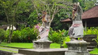 Bali 'deki Tirta Gangga. Hindu tapınağı.