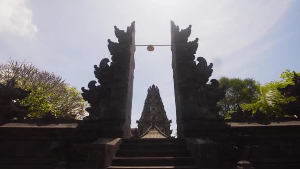 Templo hindú en Indonesia. — Vídeo de stock