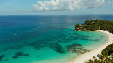 Beyaz kumlu plajlı Boracay Adası, Filipinler