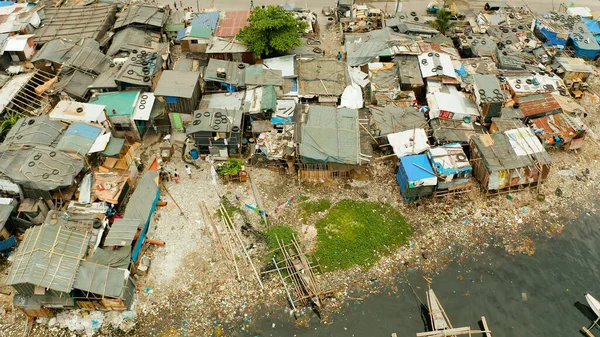 Favelas e bairro pobre da cidade de Manila. — Fotografia de Stock