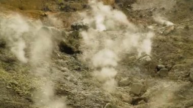 Jeotermal aktivite ve gayzerler. Dieng Platosu, Endonezya.