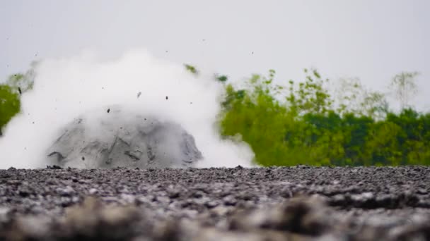 Bahenní sopka Bledug Kuwu, Indonésie — Stock video