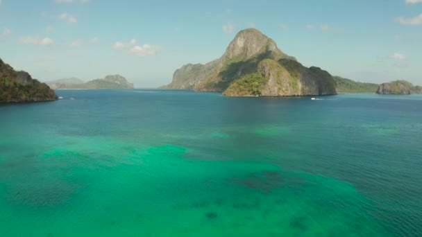Seascape s tropickými ostrovy El Nido, Palawan, Filipíny — Stock video