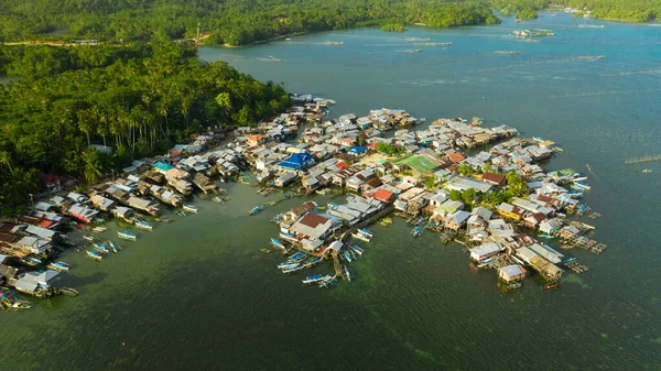 Filipinler 'deki balıkçı köyü. Mindanao. — Stok fotoğraf