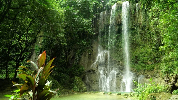 Beautiful tropical waterfall. Kawasan Falls, Bohol, Philippines. — Stock Photo, Image