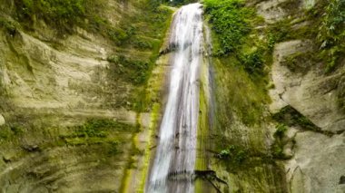 Güzel tropik şelale Filipinleri, Cebu