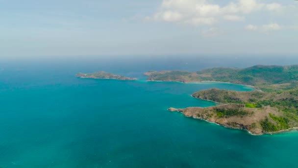 Paisaje marino con islas tropicales y mar azul. Filipinas. — Vídeo de stock