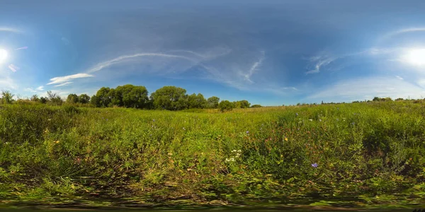 여름 목초지가 있는 풍경. 360-Degree 뷰. — 스톡 사진