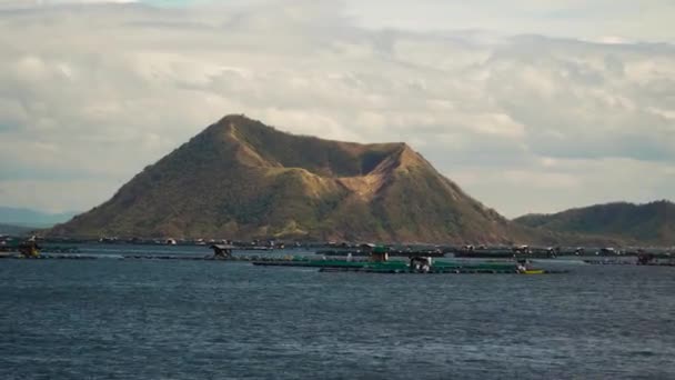 Sopka Taal v jezeře. Tagaytay, Filipíny. — Stock video