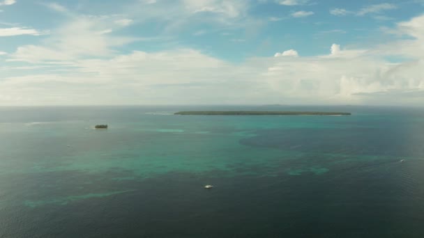 Błękitne morze i chmury na Filipinach. — Wideo stockowe