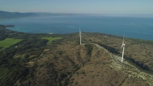 Solar Farm dengan Windmills. Filipina, Luzon — Stok Video