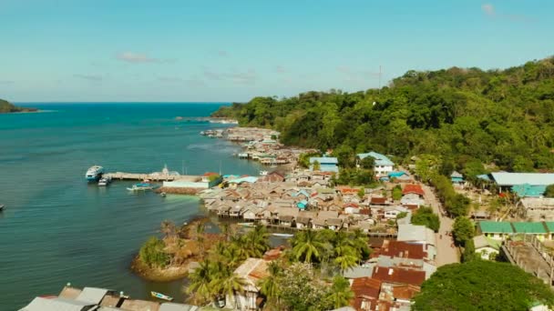 Город и порт на острове Балабак, Палаван, Филиппины. — стоковое видео
