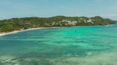Bulabog sahilindeki uçurtmacılar, Boracay Adası, Filipinler