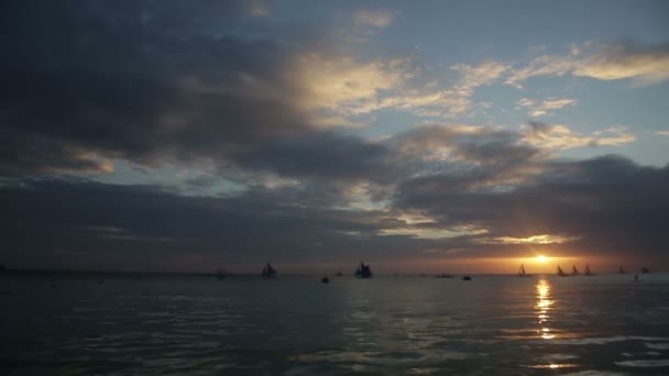 Puesta de sol en la isla de Boracay — Vídeo de stock