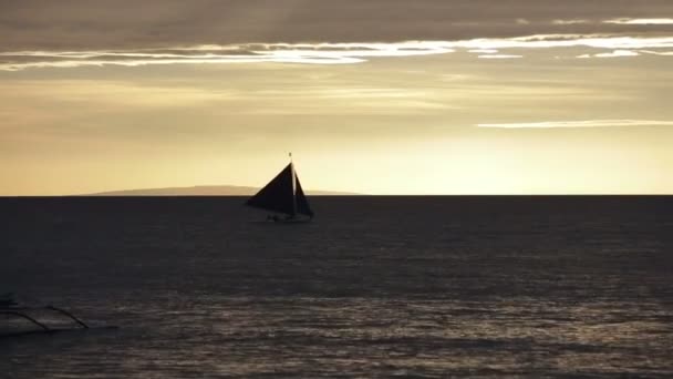 Захід сонця на острові Боракай — стокове відео