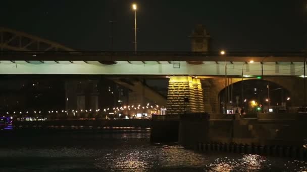 Brücke bei Nacht — Stockvideo