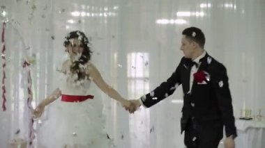 Restoranda düğün dansı.