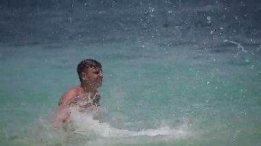 Çift sıçramasına su.