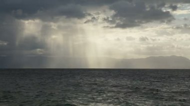 Güneş ışınları denize