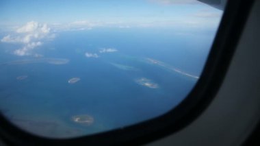 Bir uçak penceresinden görüntüle